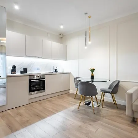 Close-urban Chic - Luxury -10 People- Mennica Apartment *