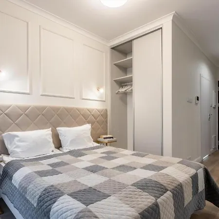 Close-urban Chic - Luxury -10 People- Mennica Apartment
