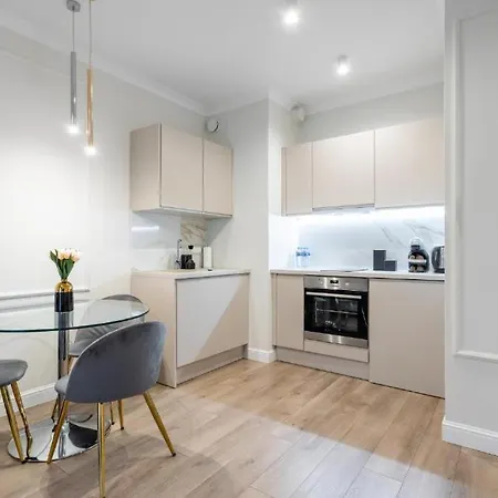 Close-urban Chic - Luxury -10 People- Mennica Varsovie