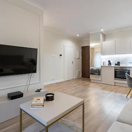 Close-urban Chic - Luxury -10 People- Mennica * Varsovie